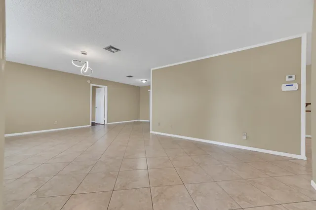 $499,500 | 5001 Woodstone Circle West, Lake Worth, FL 33463