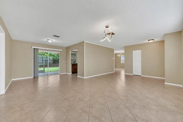 $499,500 | 5001 Woodstone Circle West, Lake Worth, FL 33463