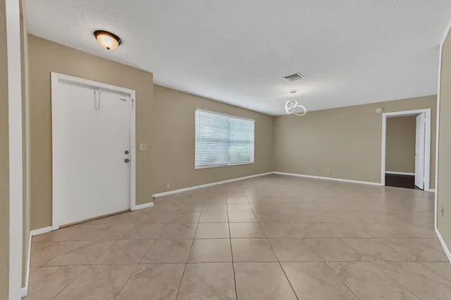 $499,500 | 5001 Woodstone Circle West, Lake Worth, FL 33463