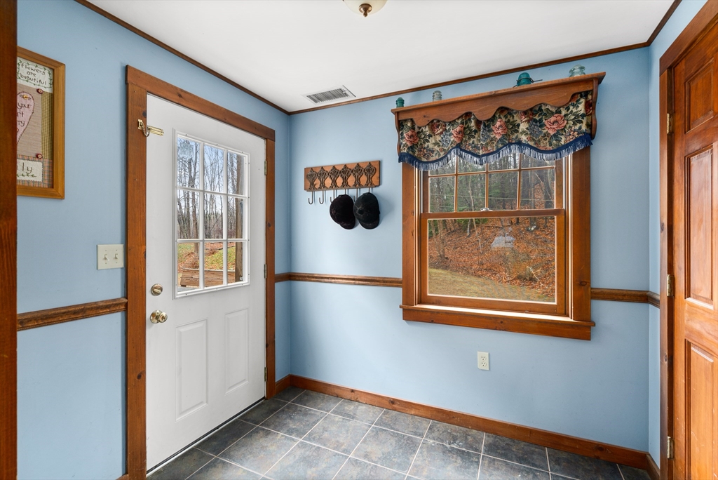 168 Brickyard Road Southampton, MA 01073 - Photo 24 of 42 a view of walk in closet