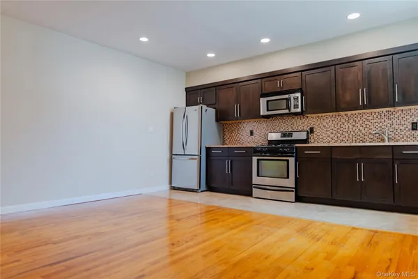 $2,850 | 25 West Broadway, Unit 506, Long Beach, NY 11561