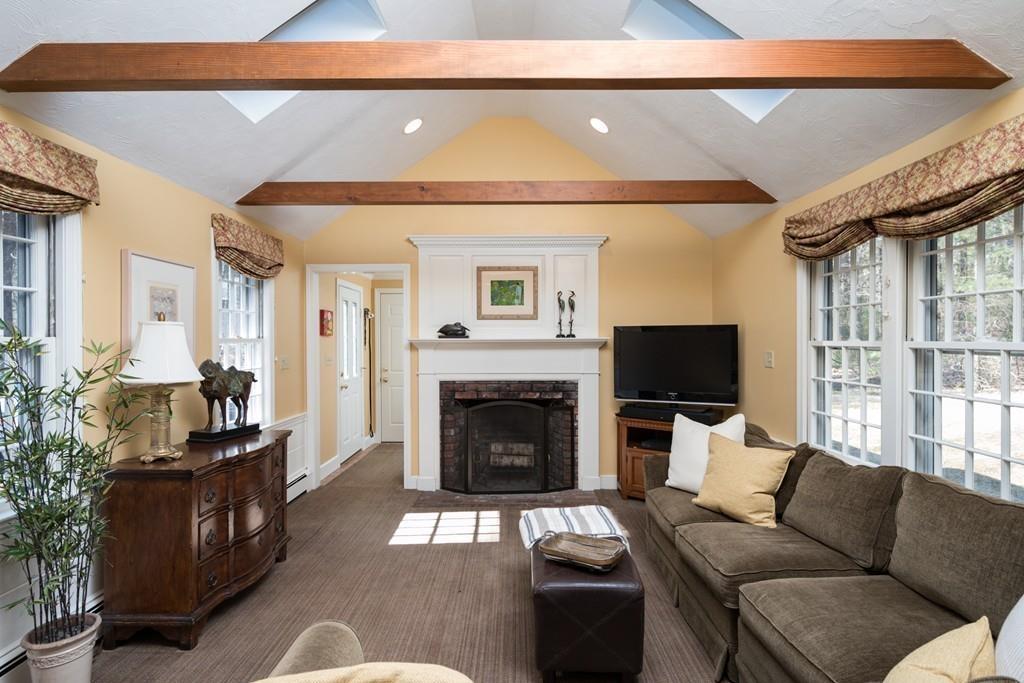27 R Pioneer Road Hingham, MA 02043 - Photo 3 of 26 Gallery Image 3