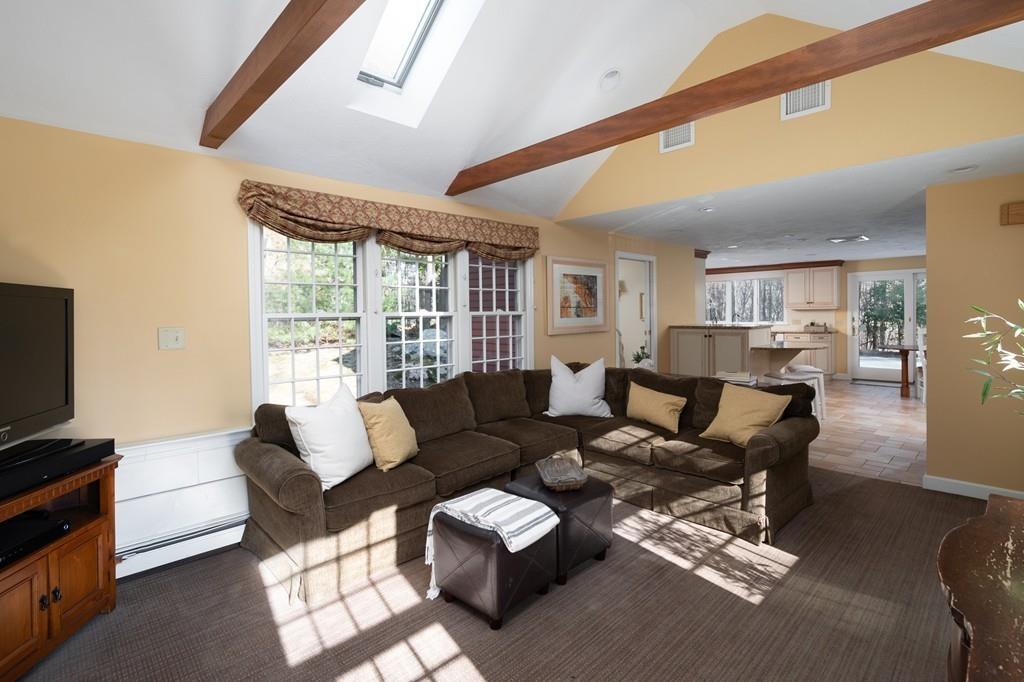 27 R Pioneer Road Hingham, MA 02043 - Photo 4 of 26 Gallery Image 4