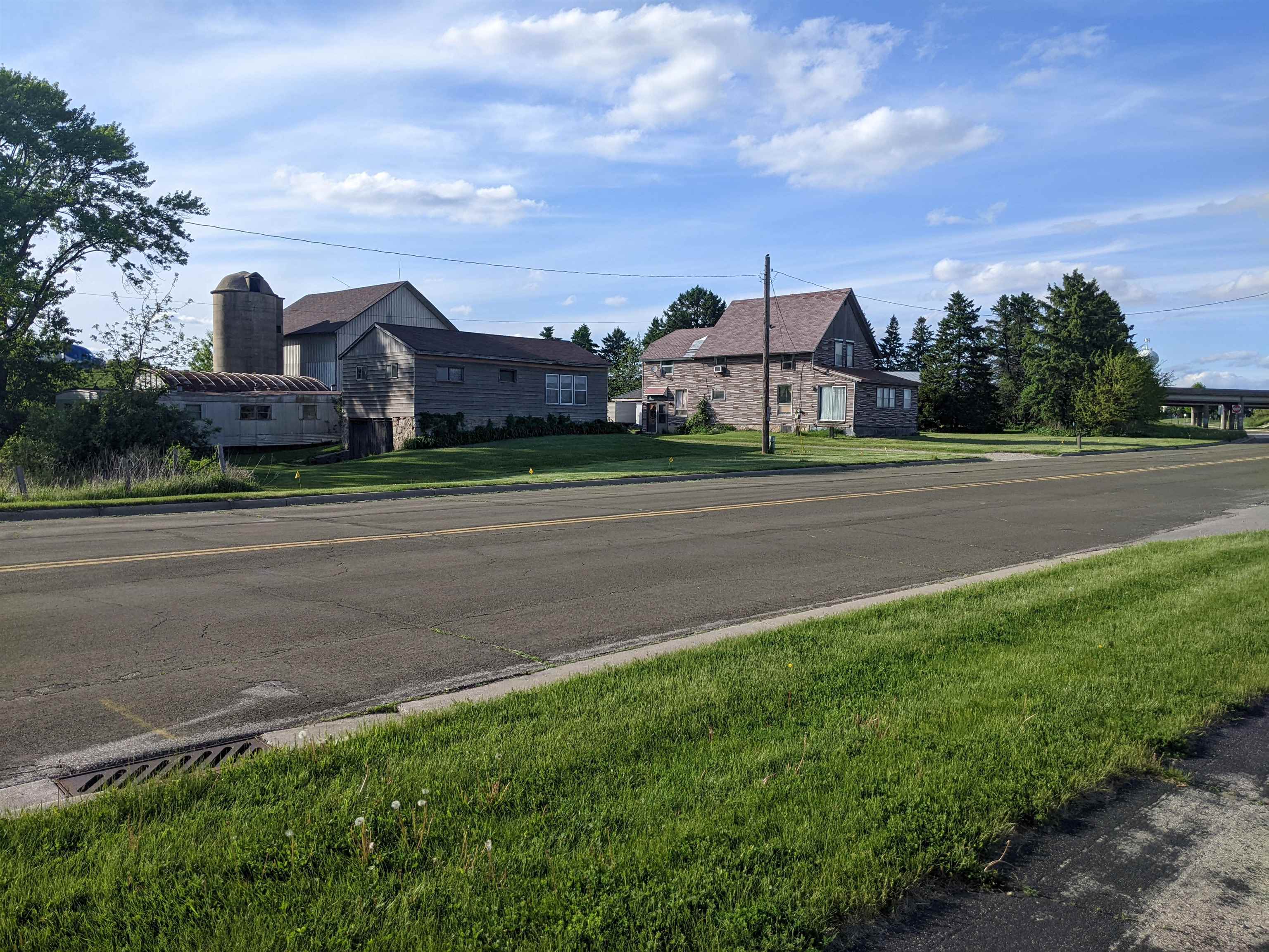 2000 Columbus Street Sun Prairie, WI 53590 - Photo 2 of 29