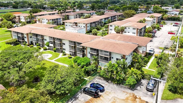 $100,000 | 16900 Northeast 14th Avenue, Unit 204, Miami, FL 33162