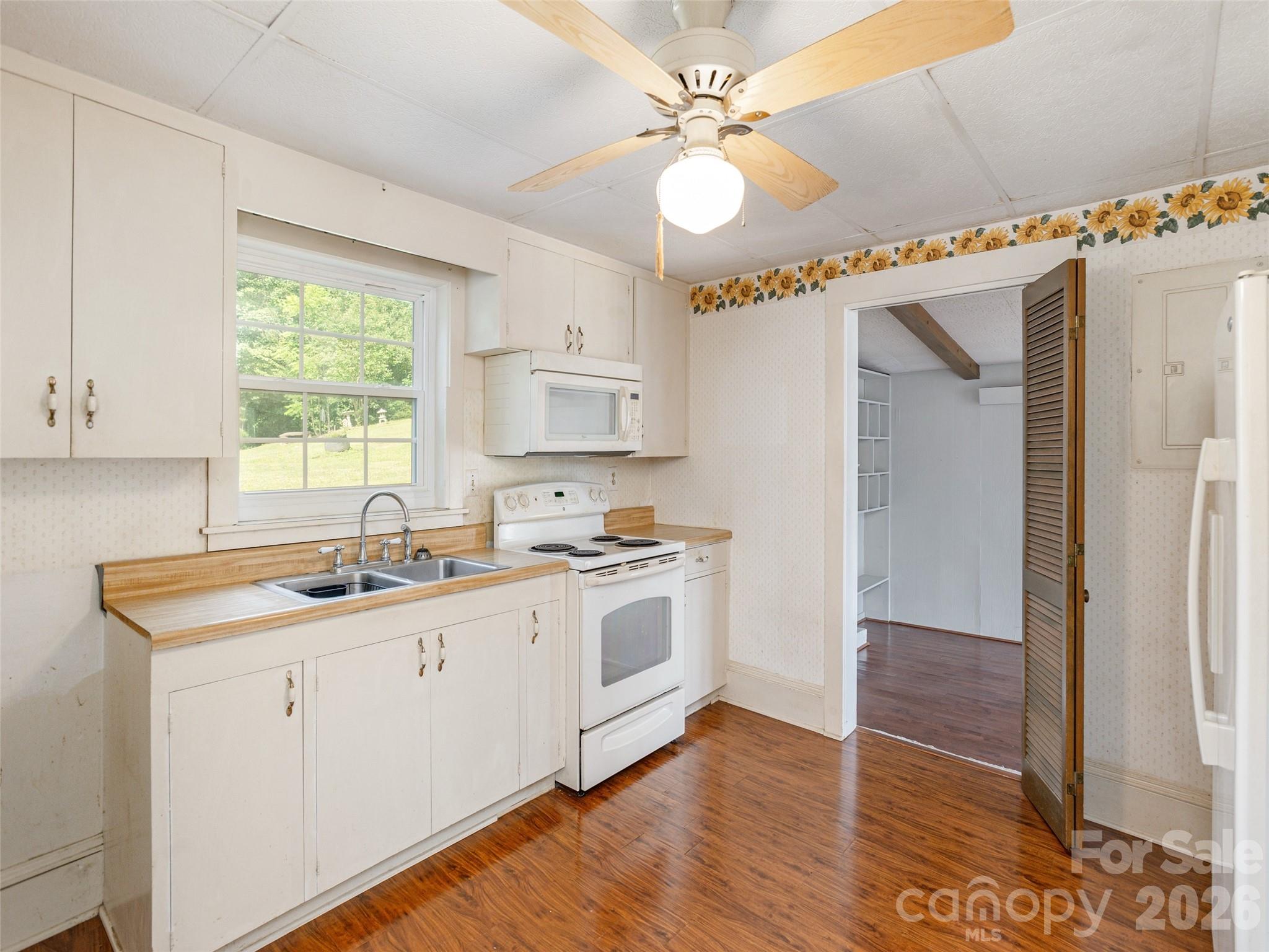 34 Lockhart Road Tryon, NC 28782 - Photo 14 of 48
