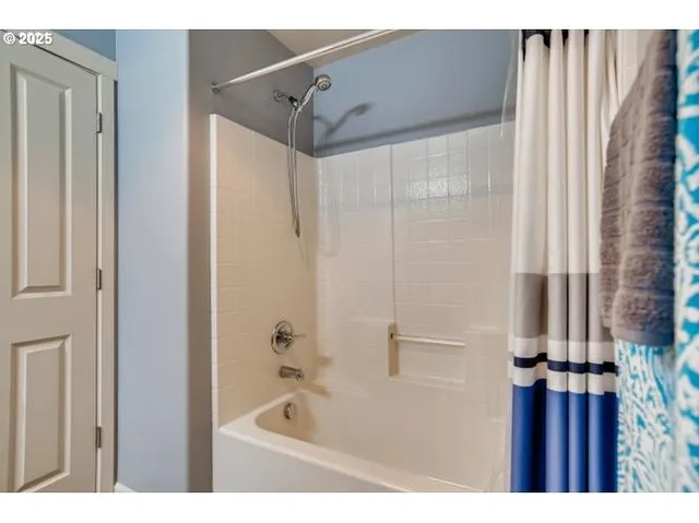 $298,888 | 10654 Northeast Holly Street, Unit 307, Hillsboro, OR 97006