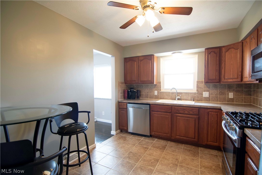 4274 Maplepark Road Stow, OH 44224 - Photo 8 of 25