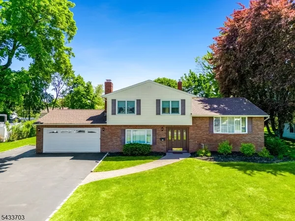 $895,000 | 23 Slingerland Avenue, Pequannock, NJ 07440