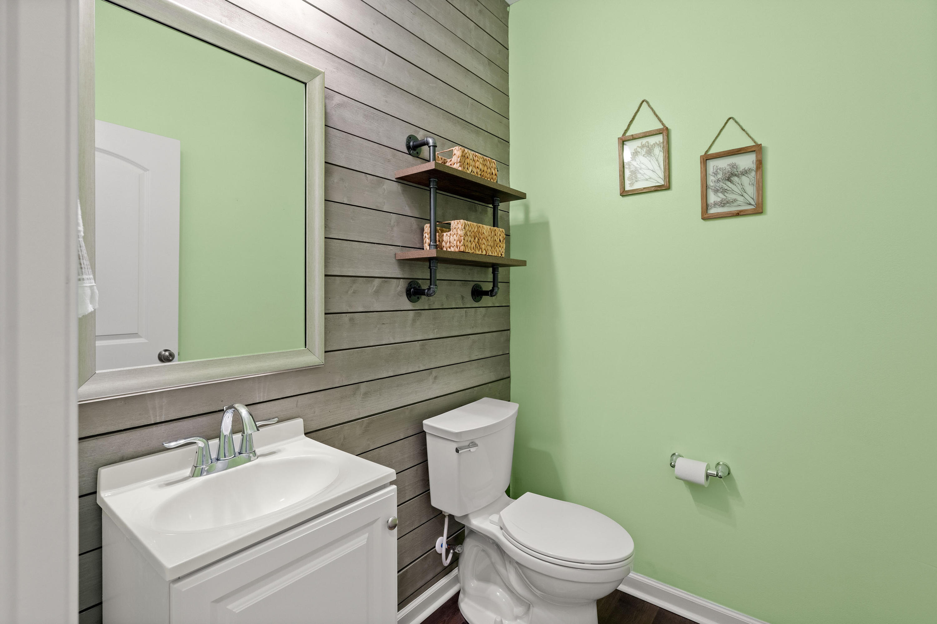 110 Rouen Lane Summerville, SC 29486 - Photo 22 of 66 Custom shiplap