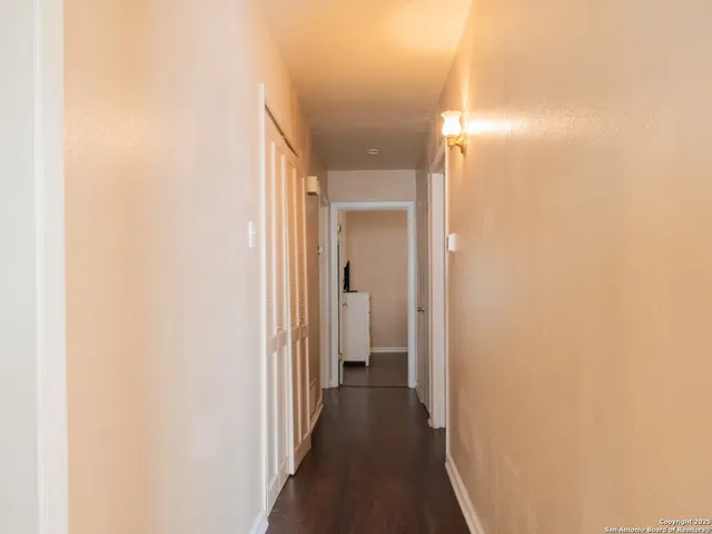 $219,900 | 413 East Lindbergh Boulevard, Universal City, TX 78148