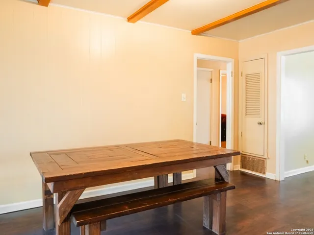 a view of a livingroom with furniture