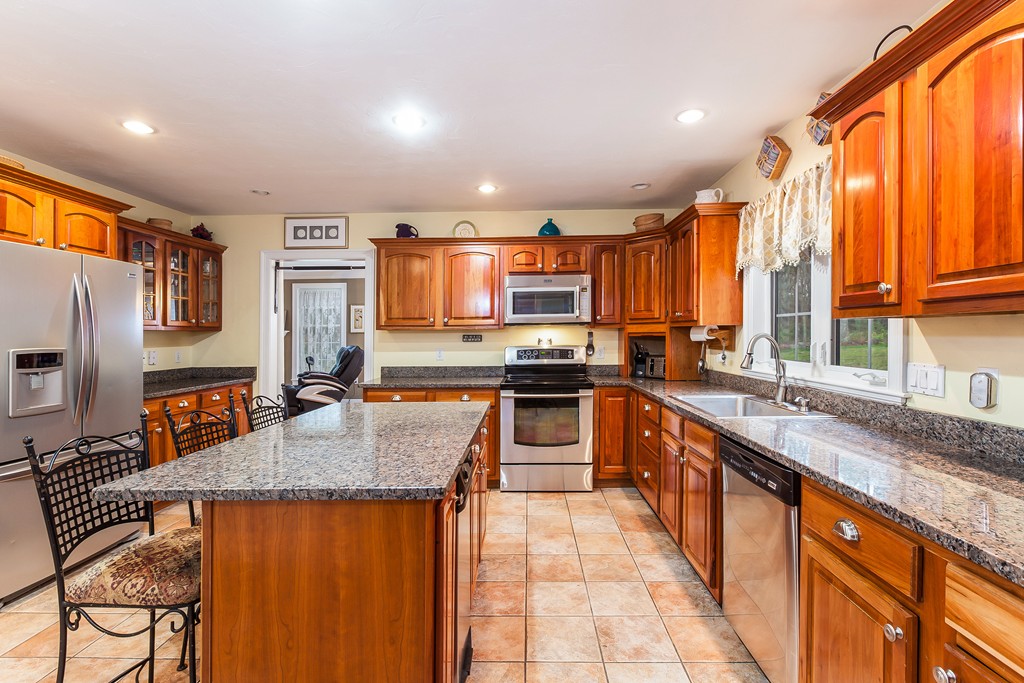 727 Stow Road Marlborough, MA 01752 - Photo 10 of 30 Gallery Image 10