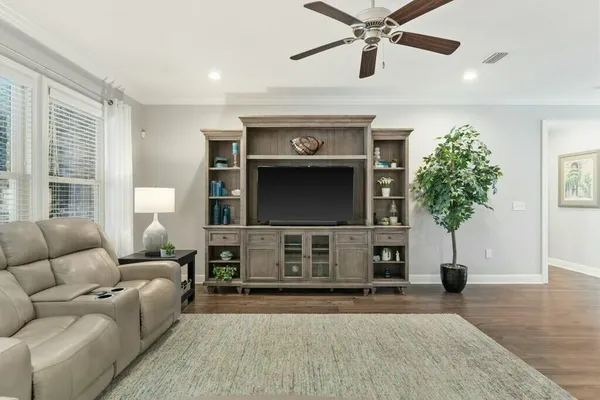 $879,900 | 208 Meadow Lake Drive, Freeport, FL 32439