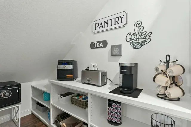 $889,000 | 208 Meadow Lake Drive, Freeport, FL 32439