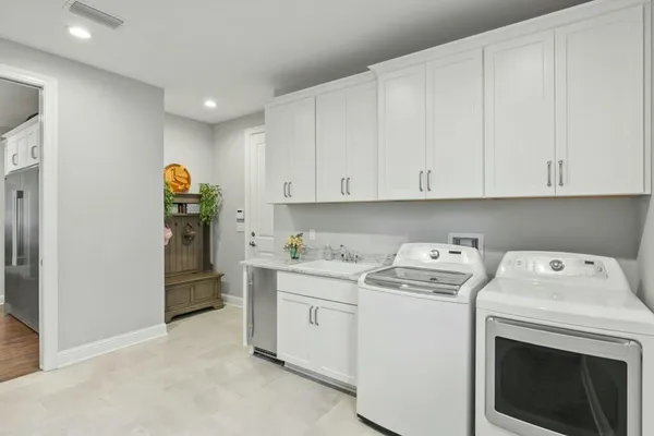 $879,900 | 208 Meadow Lake Drive, Freeport, FL 32439