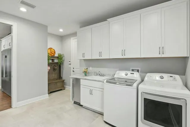 $889,000 | 208 Meadow Lake Drive, Freeport, FL 32439