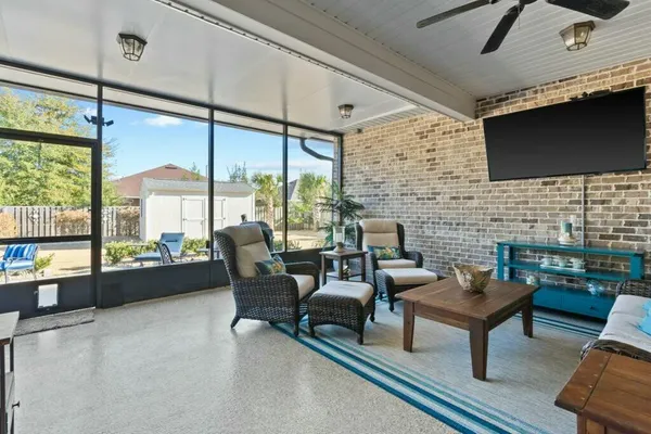 $879,900 | 208 Meadow Lake Drive, Freeport, FL 32439
