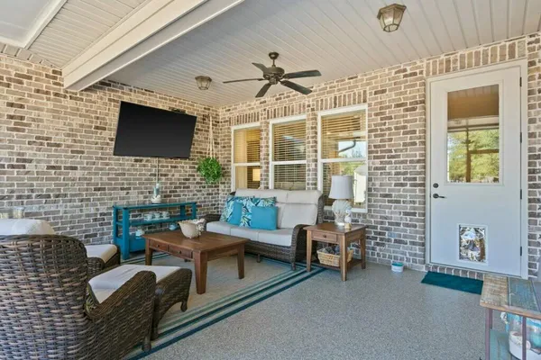 $879,900 | 208 Meadow Lake Drive, Freeport, FL 32439