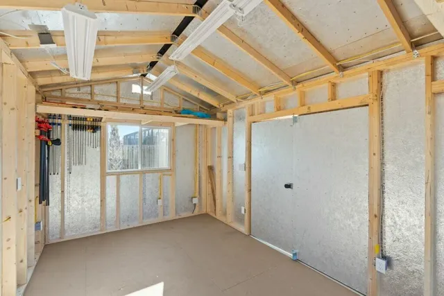 $889,000 | 208 Meadow Lake Drive, Freeport, FL 32439