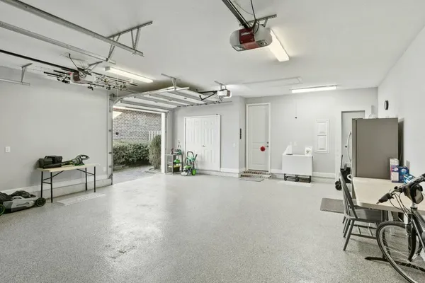 $879,900 | 208 Meadow Lake Drive, Freeport, FL 32439