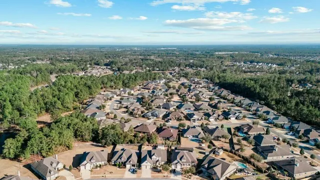 $889,000 | 208 Meadow Lake Drive, Freeport, FL 32439