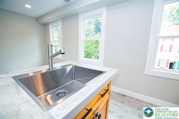 $1,685 | 519 Ferry Street, Unit 2, Easton, PA 18042