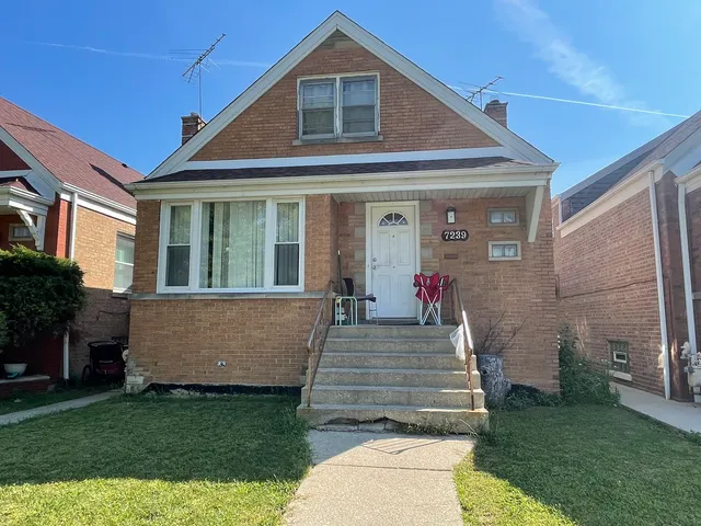 $270,000 | 7239 South Hamlin Avenue, Chicago, IL 60629