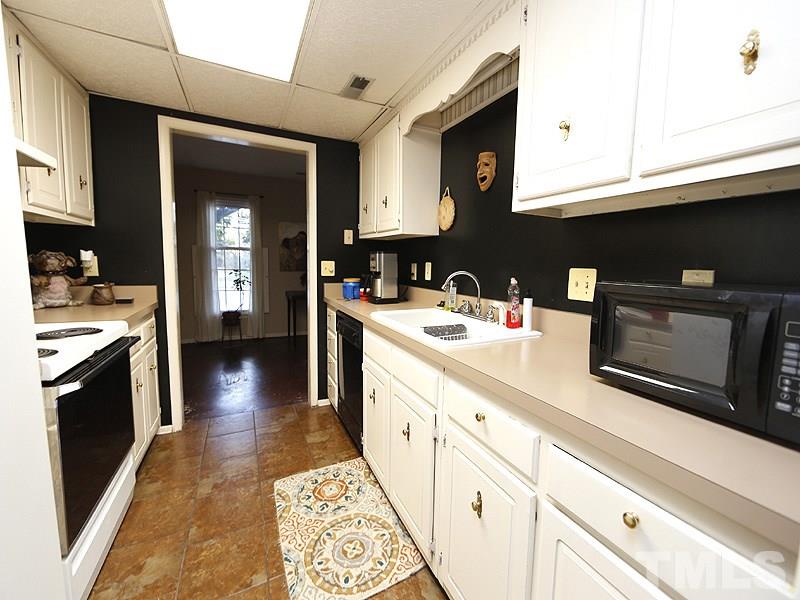 3135 Morningside Drive Raleigh, NC 27607 - Photo 4 of 14