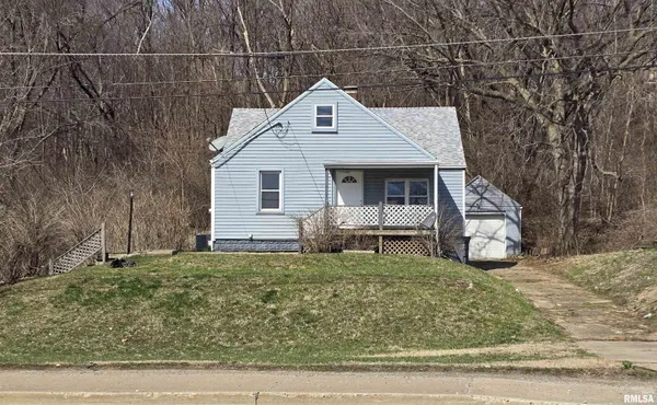 $149,900 | 1915 East Washington Street, East Peoria, IL 61611