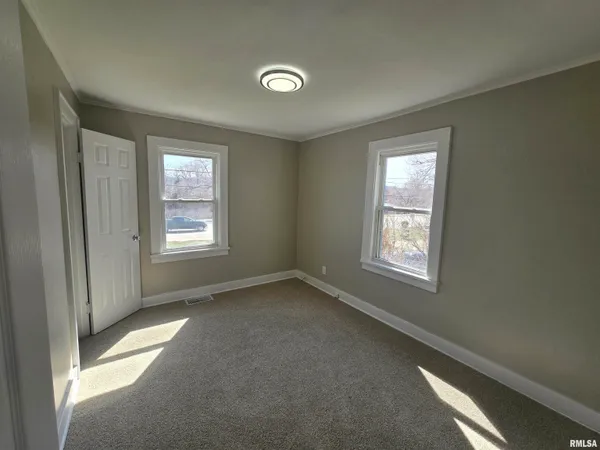 $149,900 | 1915 East Washington Street, East Peoria, IL 61611
