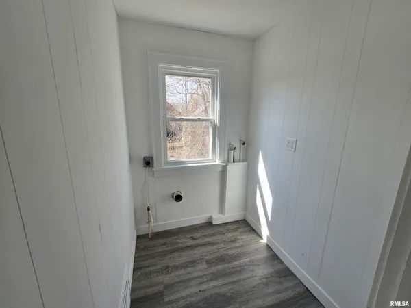 $149,900 | 1915 East Washington Street, East Peoria, IL 61611