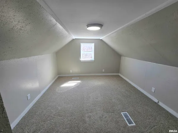 $149,900 | 1915 East Washington Street, East Peoria, IL 61611