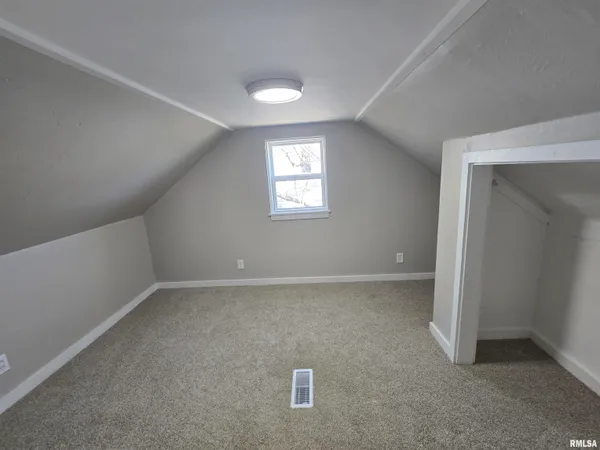 $149,900 | 1915 East Washington Street, East Peoria, IL 61611