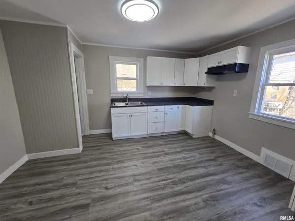 $149,900 | 1915 East Washington Street, East Peoria, IL 61611