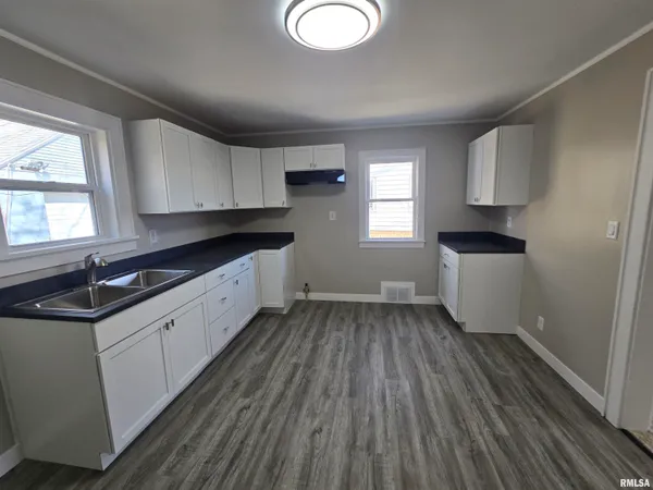 $149,900 | 1915 East Washington Street, East Peoria, IL 61611