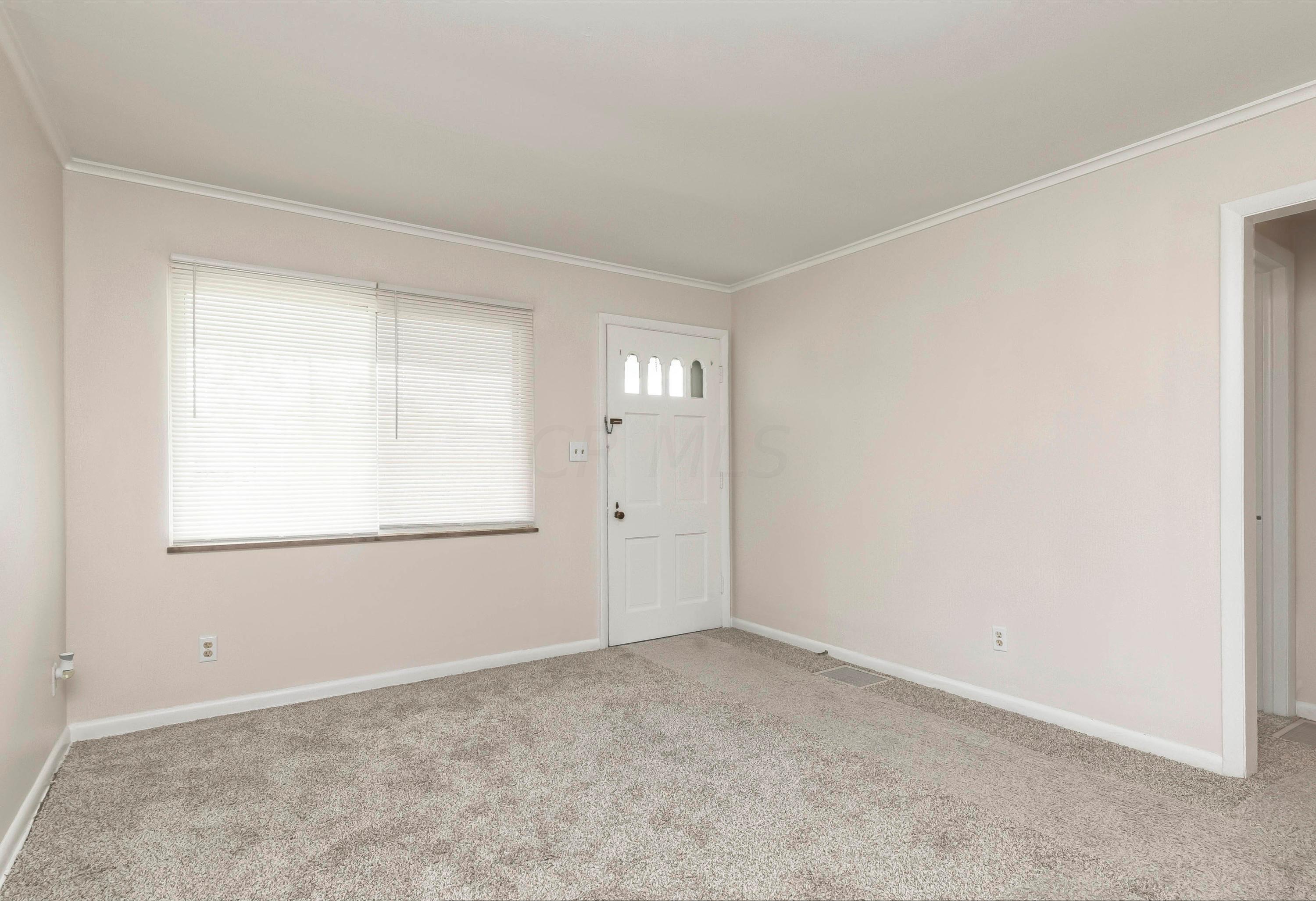 502 Elaine Road Whitehall, OH 43213 - Photo 6 of 32
