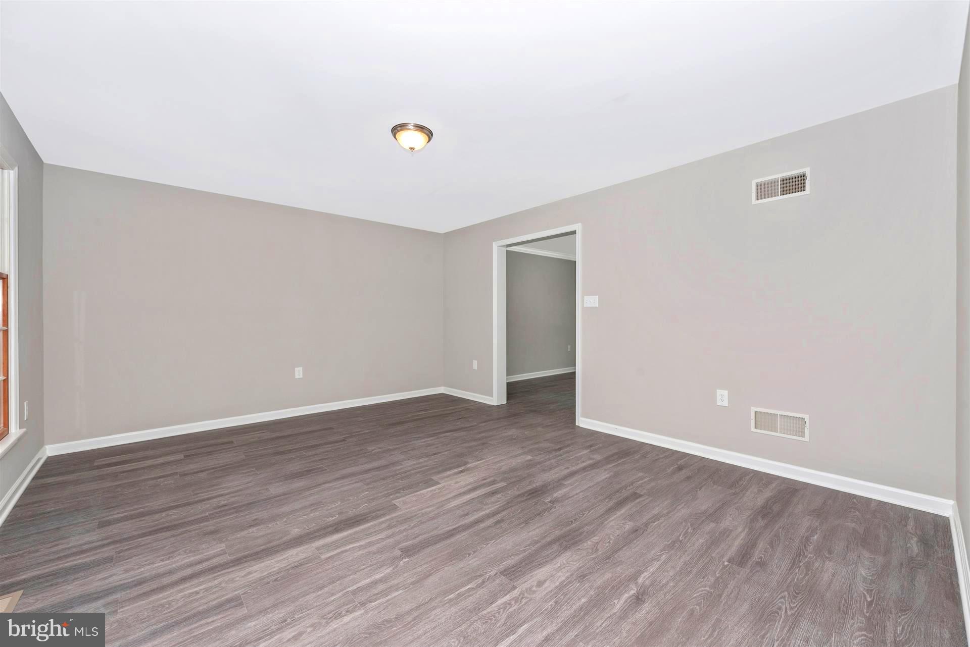 3552 Sigler Road Jefferson, MD 21755 - Photo 6 of 47 Living Room from Foyer to Dinning Room