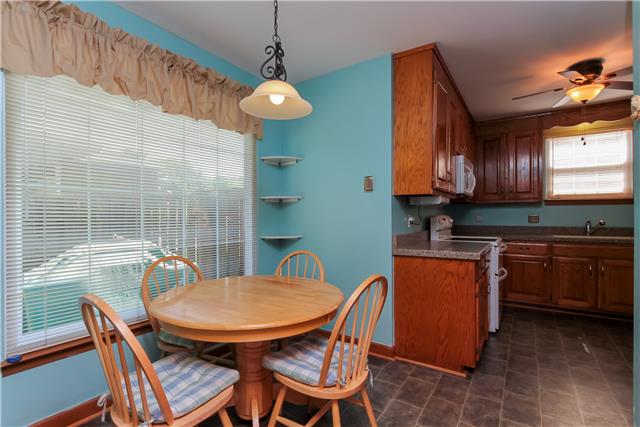 401 General George Patton Road Nashville, TN 37221 - Photo 5 of 14 Gathering space in your eat in kitchen