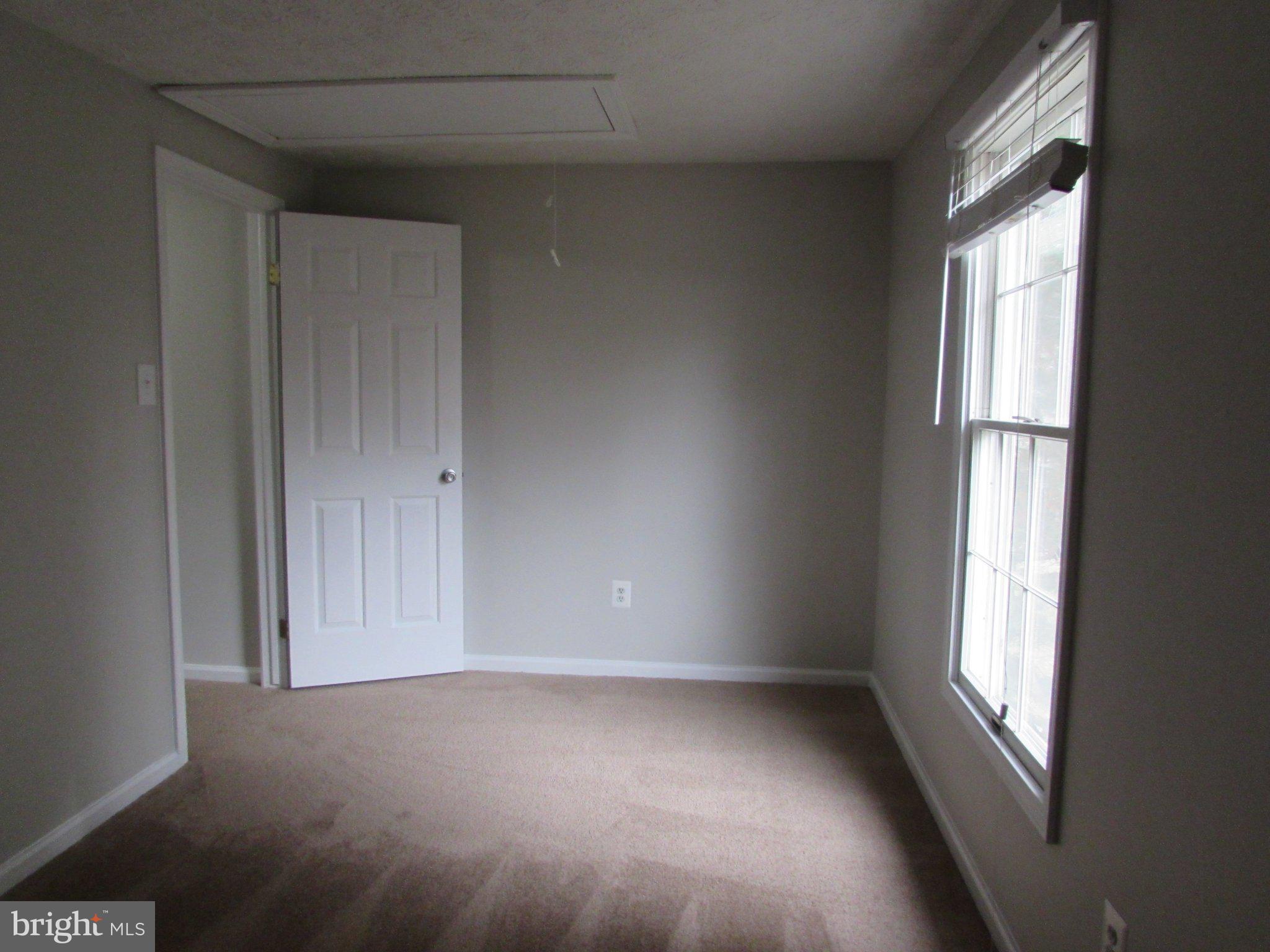 1663 Poplar Grove Drive Reston, VA 20194 - Photo 5 of 12 Gallery Image 5
