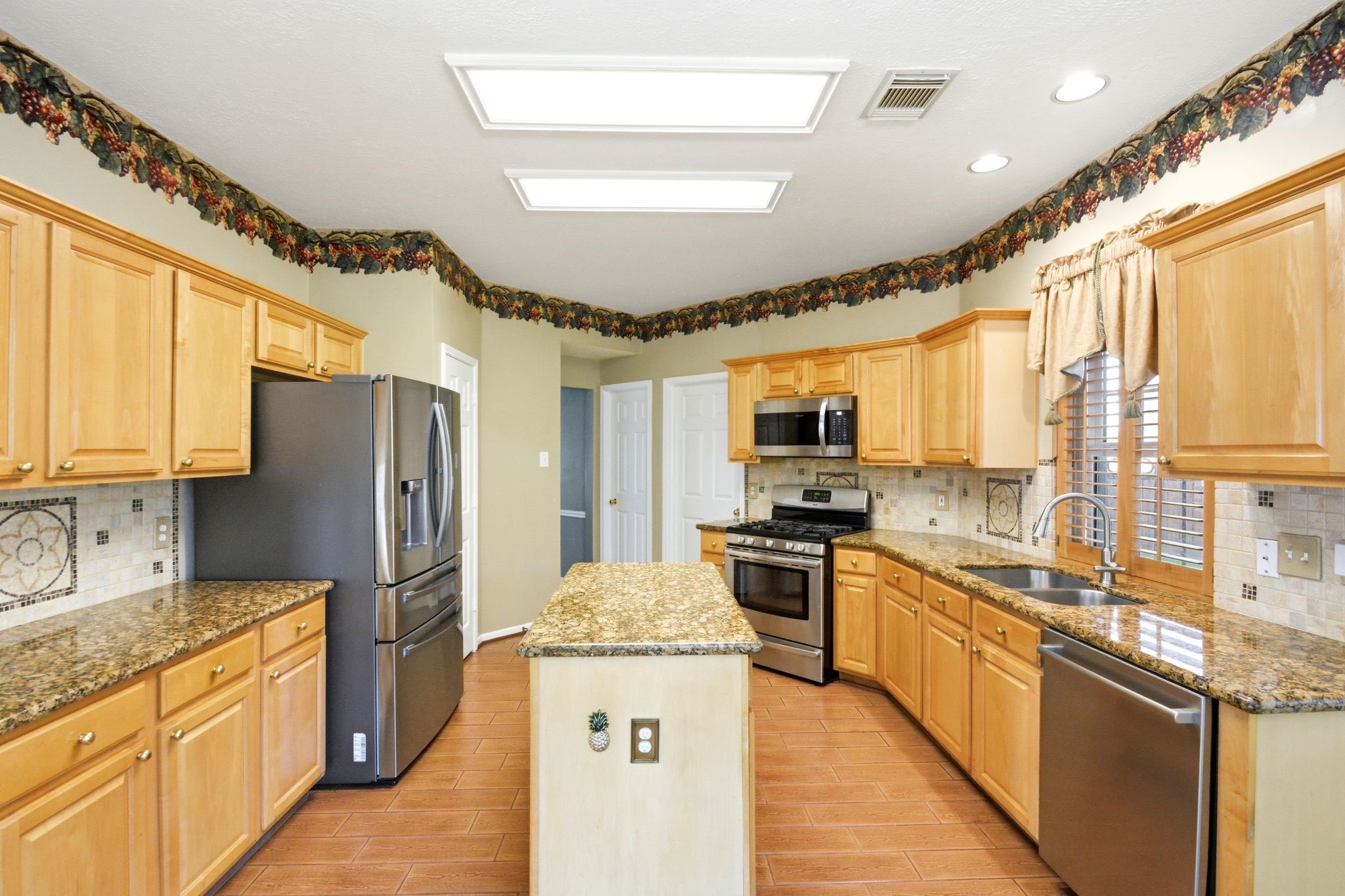 2718 Honeysuckle Walk Spring, TX 77388 - Photo 17 of 44