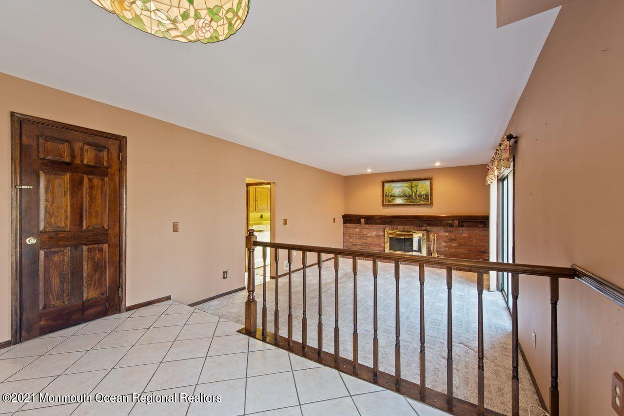 169 Lynch Road Middletown, NJ 07748 - Photo 13 of 33 15Family_Room