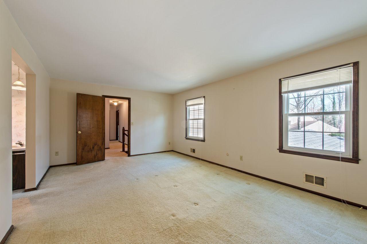 169 Lynch Road Middletown, NJ 07748 - Photo 19 of 33 24Bedroom