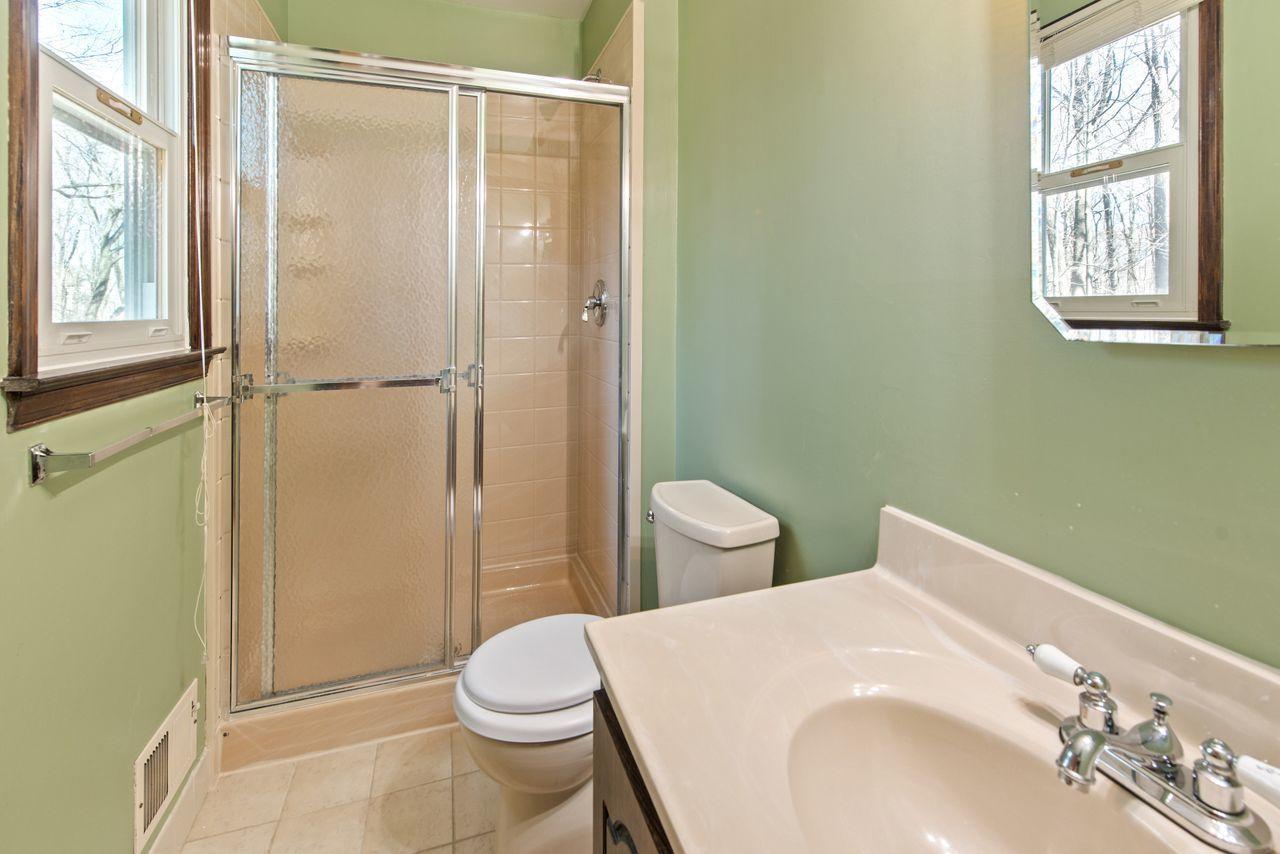 169 Lynch Road Middletown, NJ 07748 - Photo 22 of 33 28Bathroom