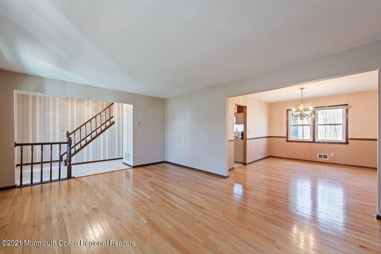 169 Lynch Road Middletown, NJ 07748 - Photo 6 of 33 06Living_Room