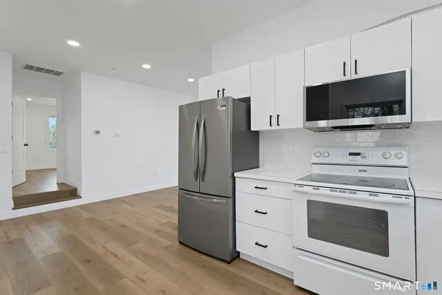 $3,500 | 70 Archer Lane, Stamford, CT 06905