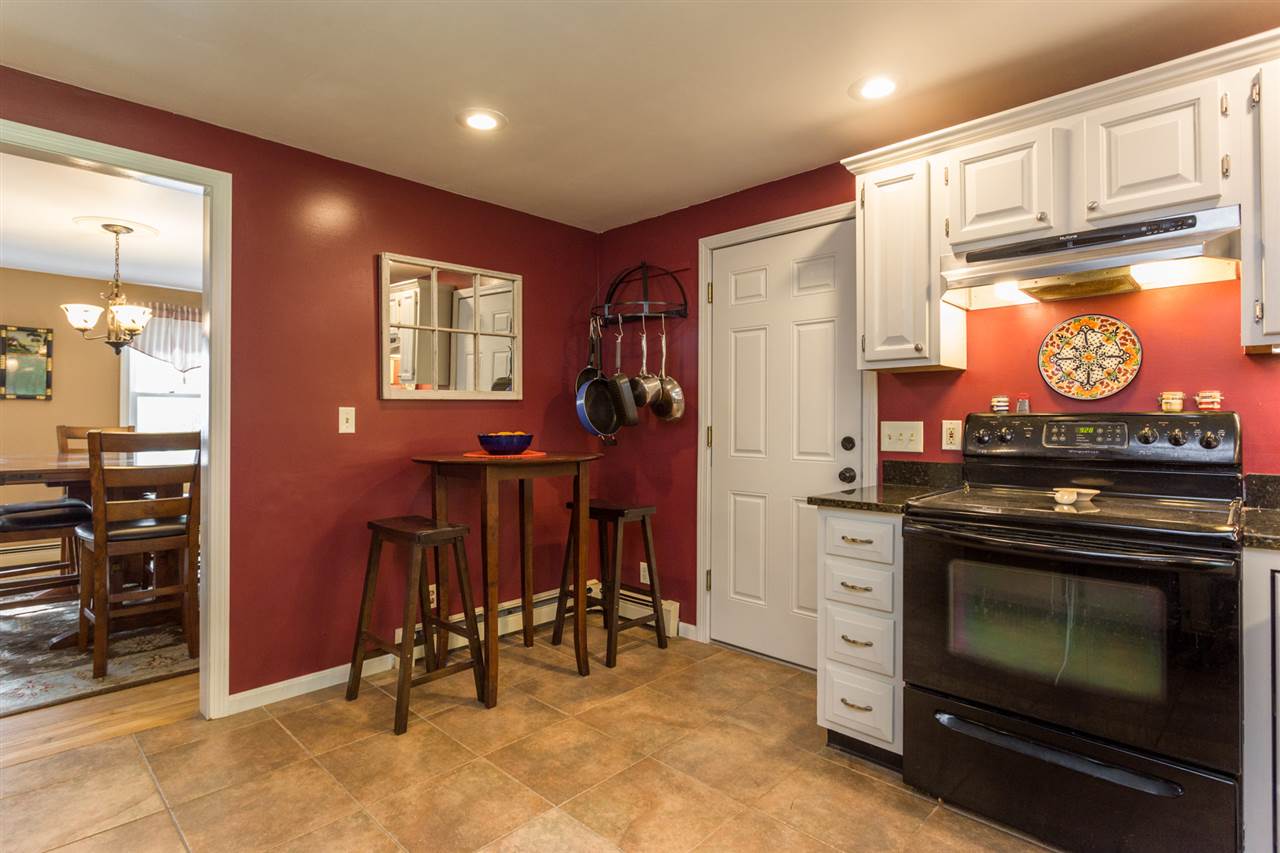 81 Union Road Stratham, NH 03885 - Photo 7 of 32