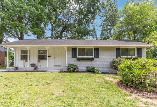 $375,000 | 3526 Stonehaven Drive, Charlotte, NC 28215