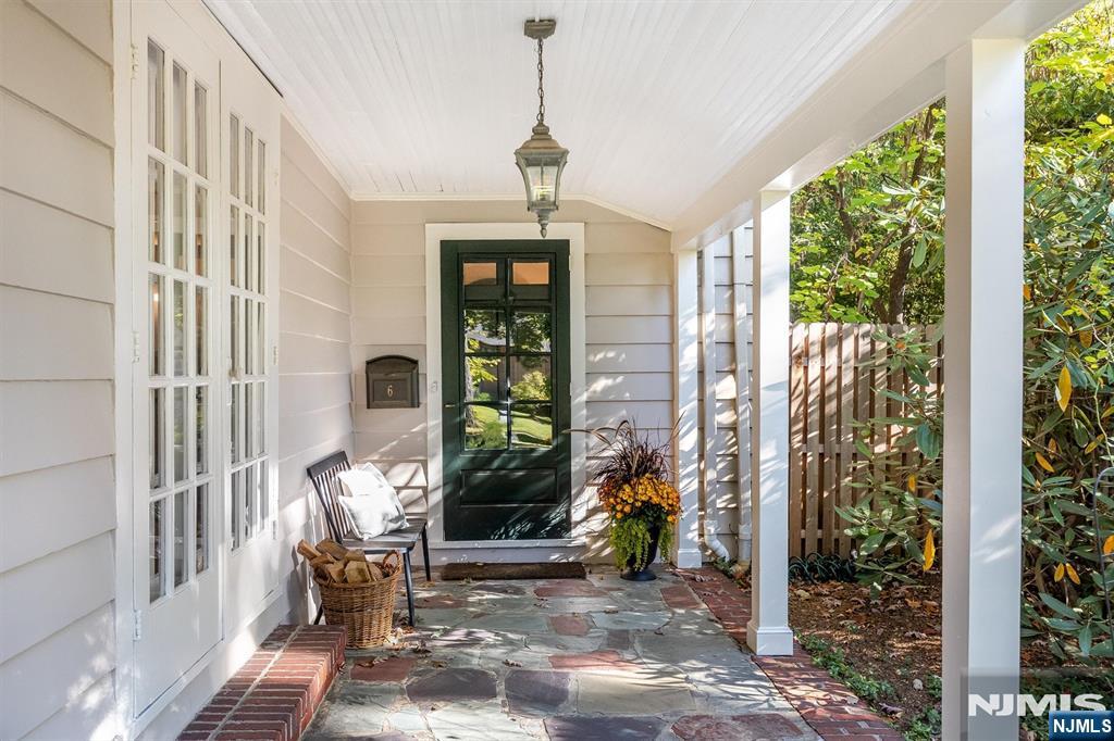 6 Sutherland Road Montclair, NJ 07042 - Photo 5 of 50 Gallery Image 5