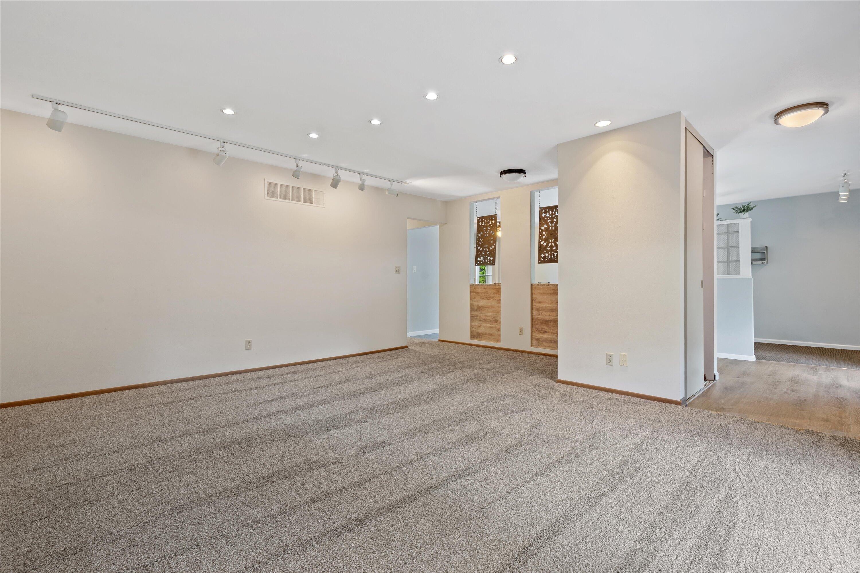 3240 South Hickory Road New Berlin, WI 53151 - Photo 12 of 37 03-DSC02535